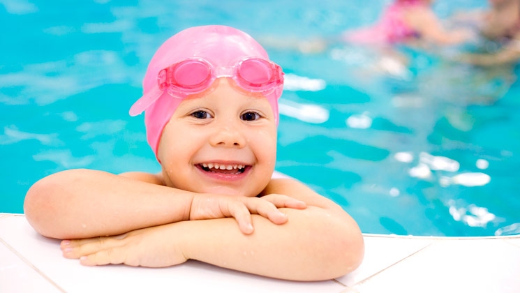 Juegos infantiles de natación para niños de 2 a 3 años